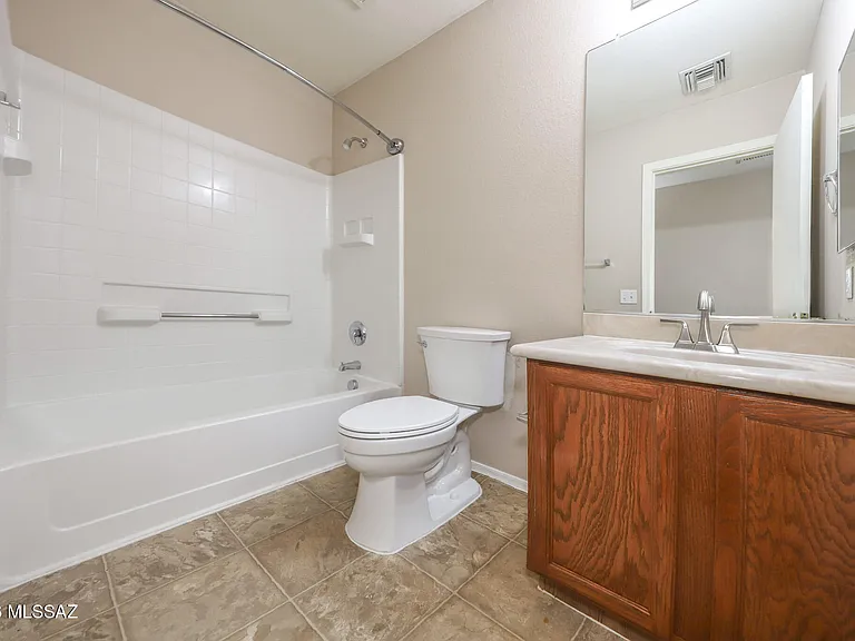 2416 W Chris Oliver Way — Photo 19