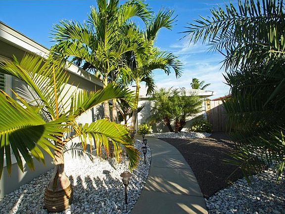 2nd image of 5044 Blue Heron Dr