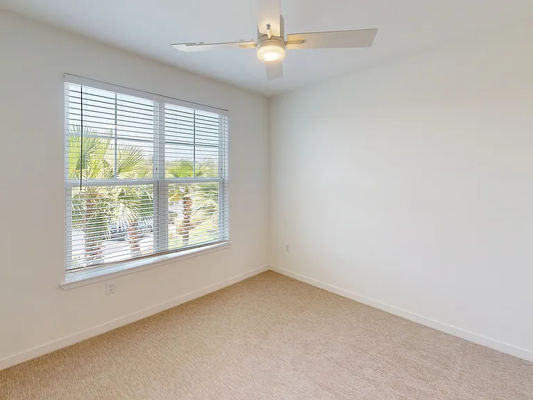 Essex Luxe Apartments — Photo 44