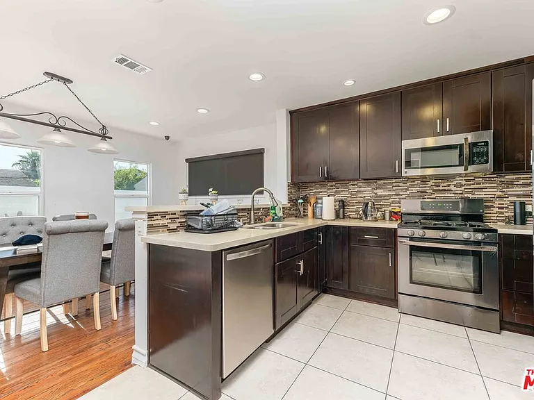 5515 Longridge Ave — Photo 18