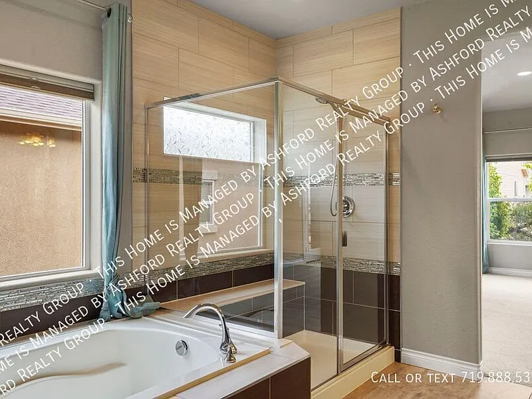7215 Rim Bluff Ln — Photo 18
