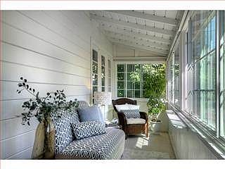 4th image of 1518 Eaton Ave