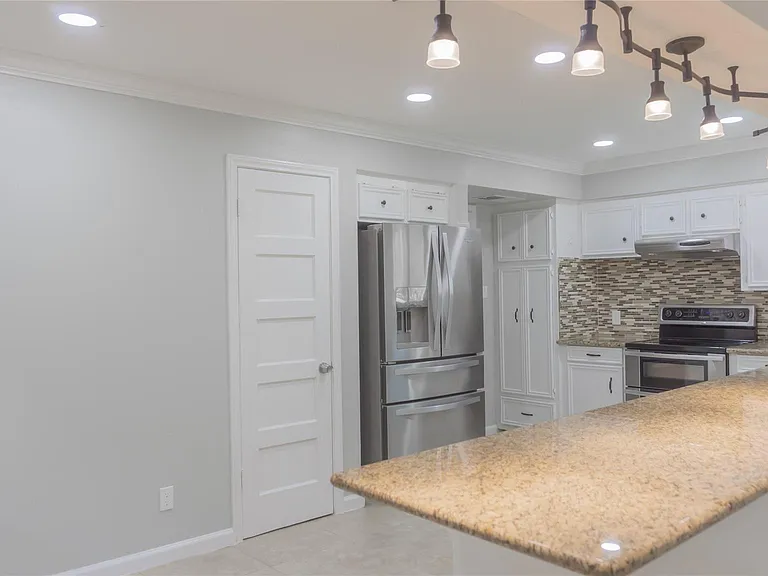 3406 Deerwood Ln — Photo 7