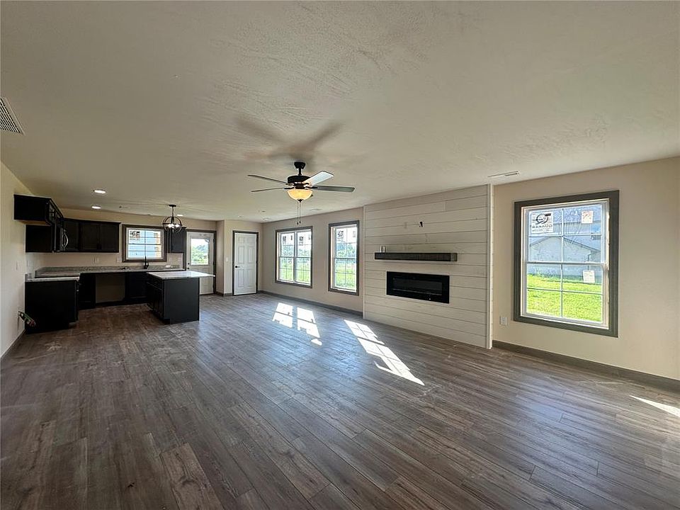 2nd image of 3713 Justine Dr