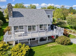 90 Macomber Ln, Portsmouth, RI 02871