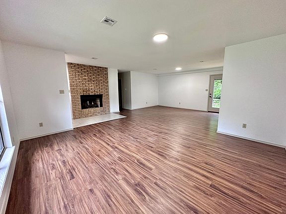 3rd image of 2664 E Ferguson Ave