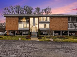 32060 Grand River Ave UNIT 64, Farmington, MI 48336