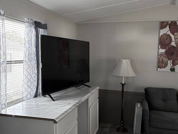 3rd image of 944 Reynolds Rd #295