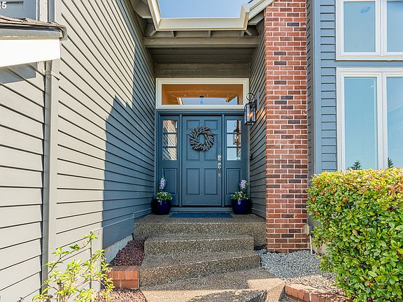 3rd image of 2095 Wellington Dr