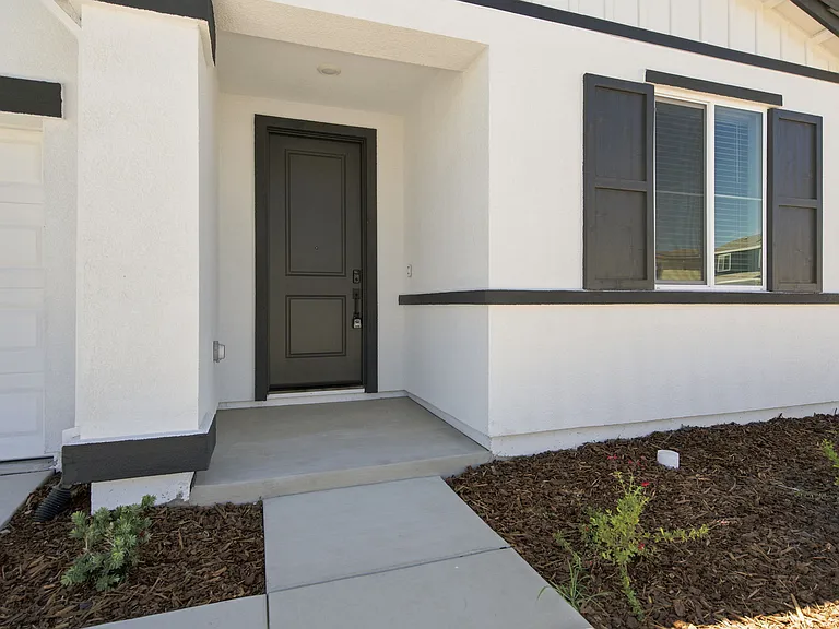 2516 Golden Bear St — Photo 3