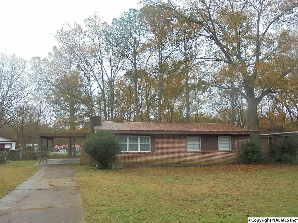2nd image of 324 Howell Cir