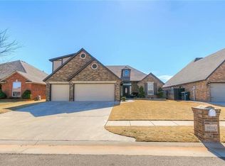 10208 SW 25th St, Yukon, OK 73099