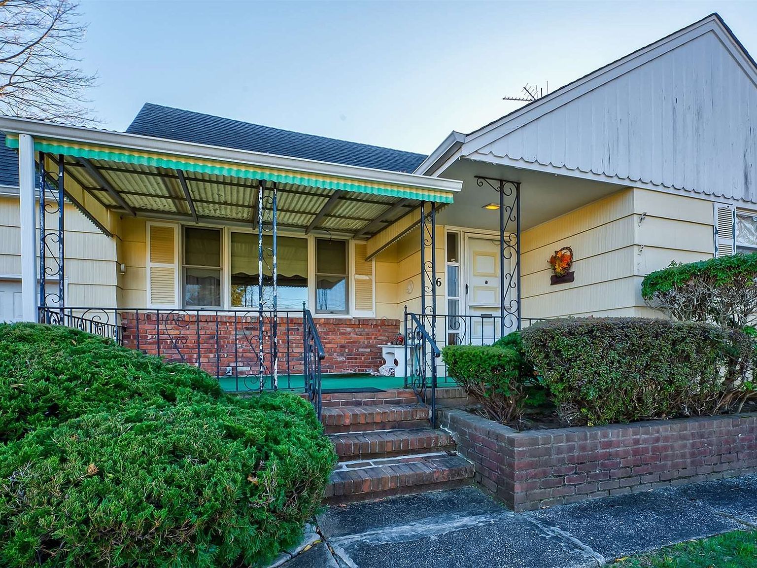 16 Southards Lane, Babylon, NY 11702 Zillow