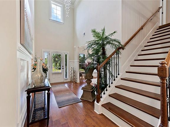 3rd image of 164 Archstone Sq