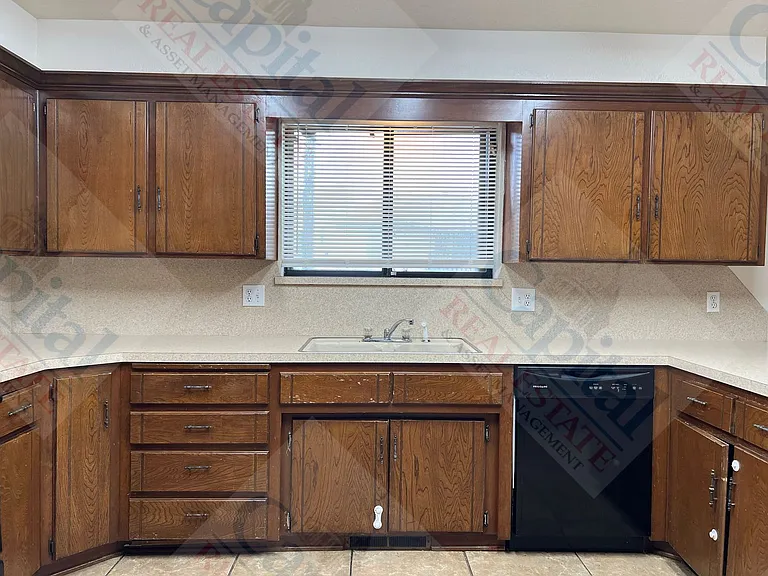 6717 W Britton Rd — Photo 10