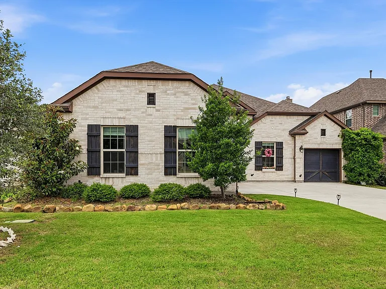 616 Lake Cove Dr — Photo 4