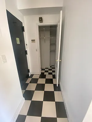 Rented by Standard Living Realty Inc | media 4