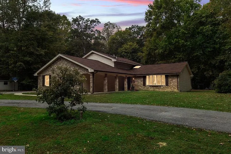 6523 Hawkins Gate Rd photo 1