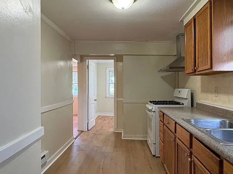 84 Mill Street - Red Pod — Photo 4