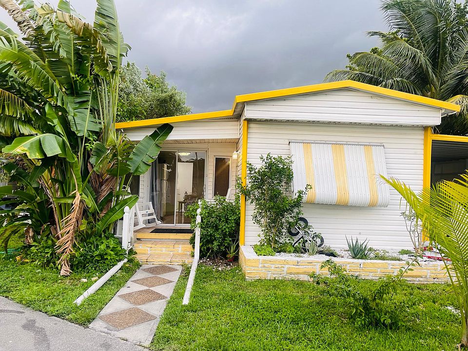 1st image of 3050 SW 51st Ave