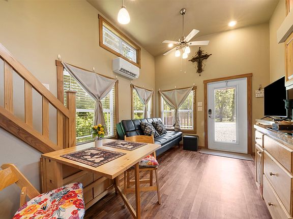 3rd image of 62 Park Ct