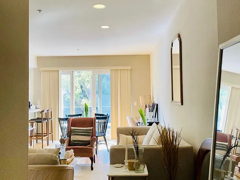 286 N Madison Ave #311 — Photo 2