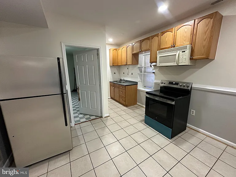 1623 Angelwing Dr #B — Photo 11