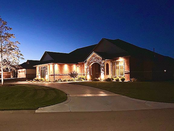 Beautiful Circle Drive