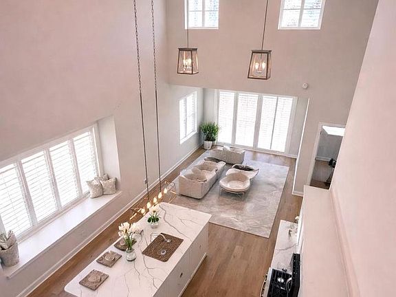 5th image of 268 Jameson Way