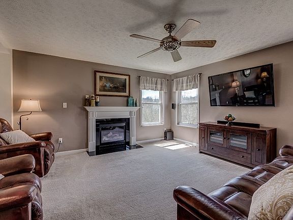 5th image of 1093 Brayden Ct