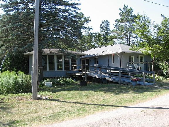 3rd image of 1365 Lonsdale Blvd E