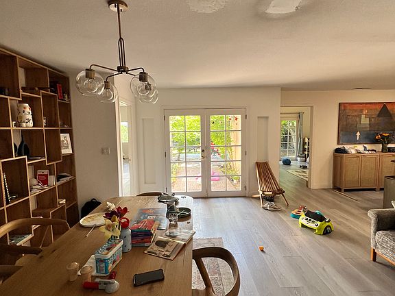 3rd image of 3213 South Ct