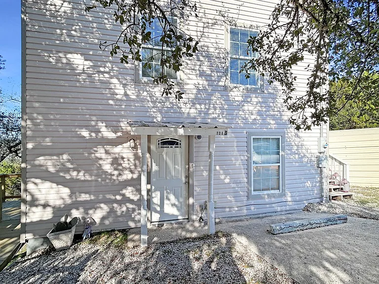 721 Ramblewood Dr #A — Photo 10