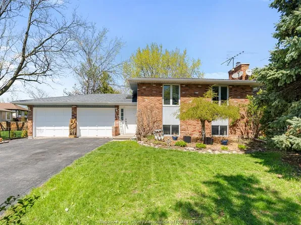 12510 Little River Blvd, Tecumseh, ON N8N 4H3