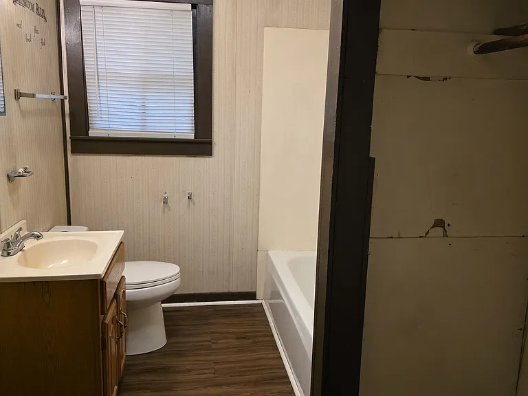 151 Hollywood Dr — Photo 8