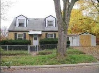 913 Flossmoor Ave, Waukegan, IL 60085
