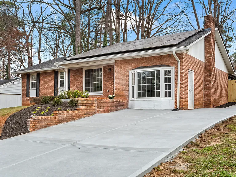 2465 Spring Dr SE — Photo 1