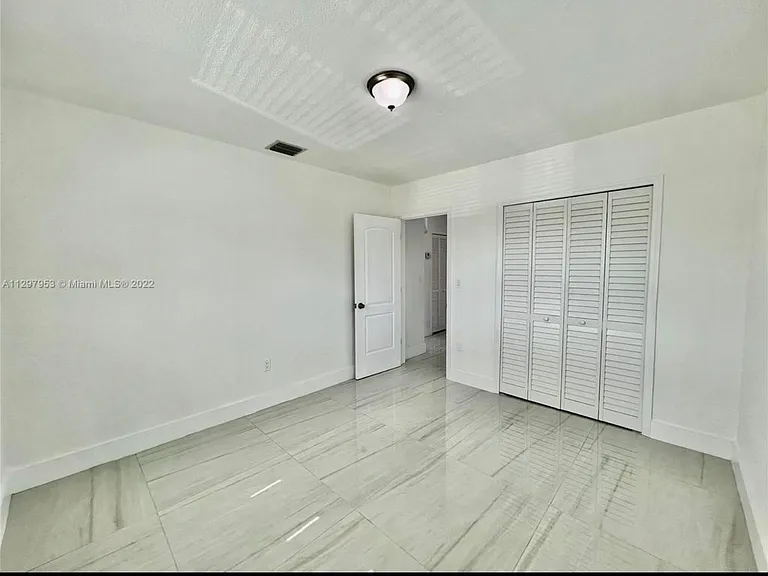 917 NW 103rd St #917 — Photo 17