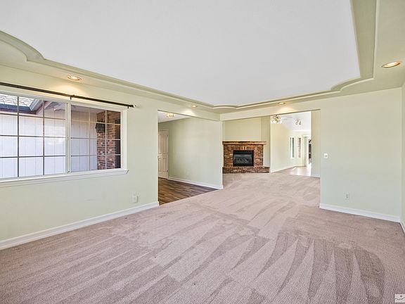 4th image of 1009 Silveranch Dr