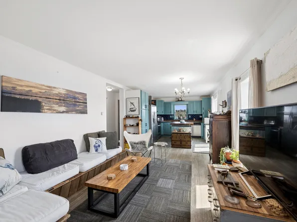 31 Harbor Rd, Amagansett, NY 11930