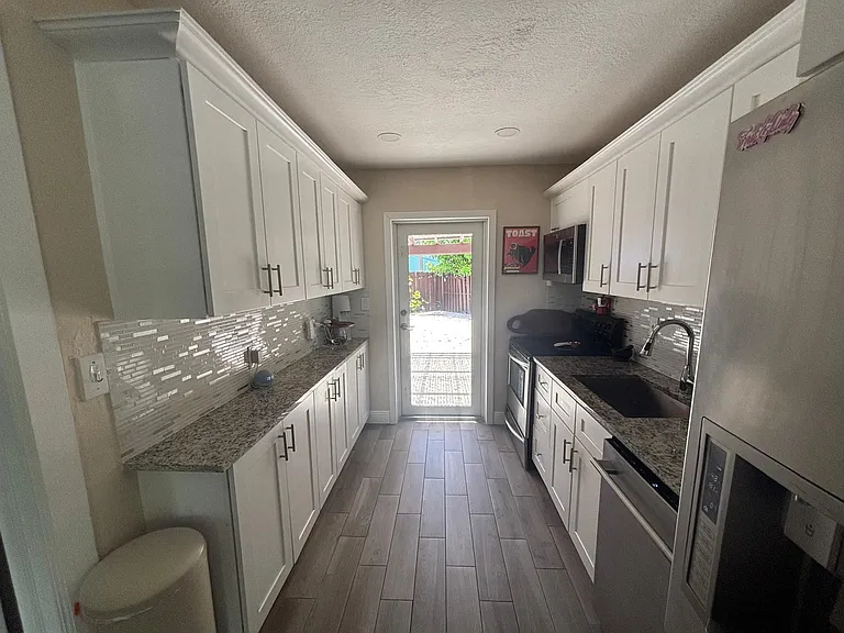 2480 NE 13th Ter #0 — Photo 44