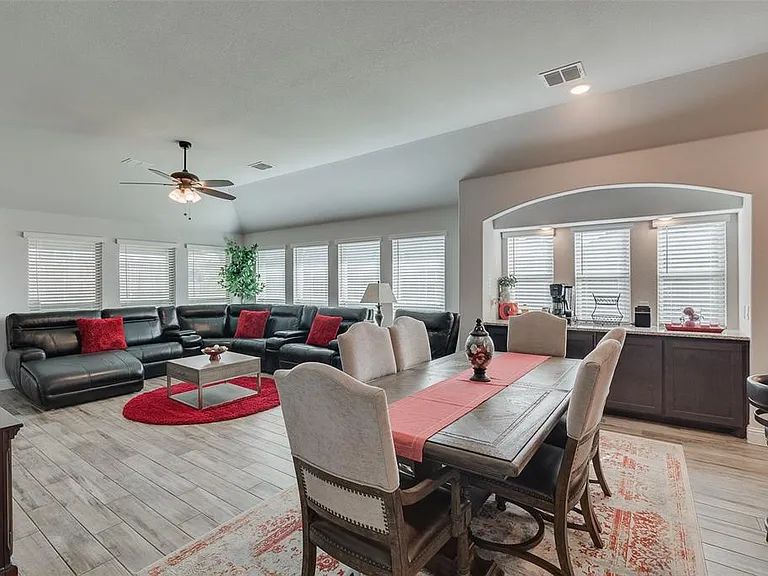 2210 Moon Dance Ln — Photo 31