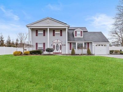 159 Cirrus Road, Holbrook, NY, 11741