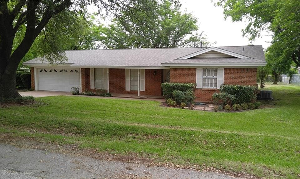 1st image of 1004 Simpson Dr