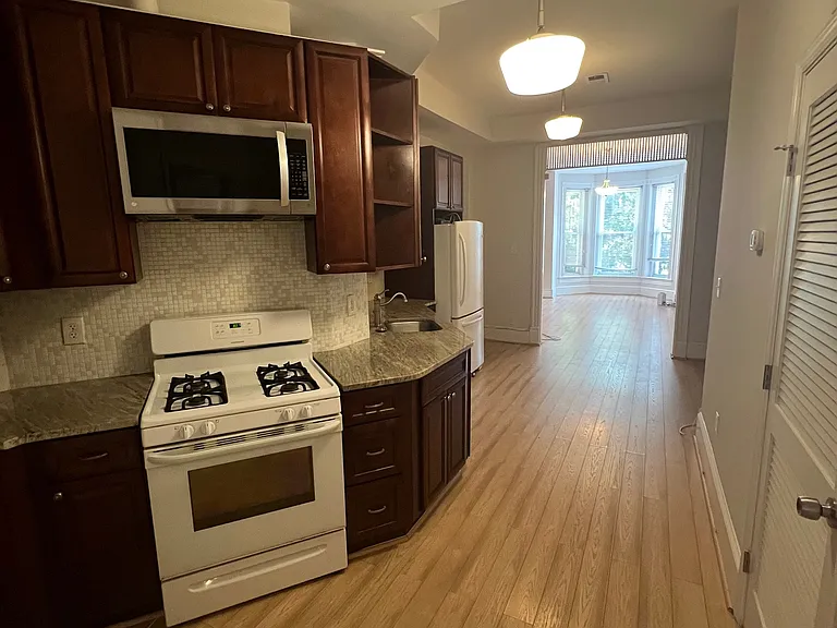 1307 Euclid St NW #A — Photo 4