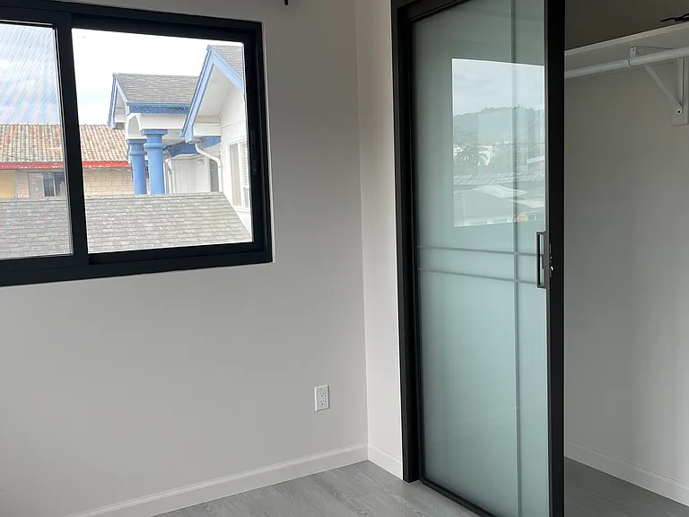 1034 Halona St #B — Photo 9