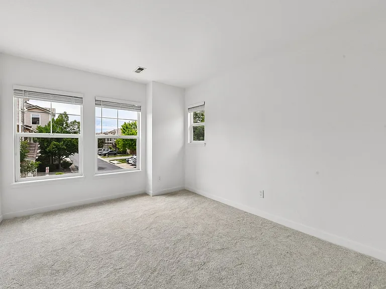 10094 Amston St — Photo 16