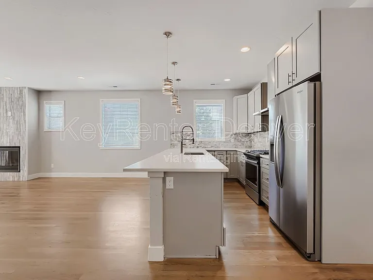 758 S Leyden St — Photo 10