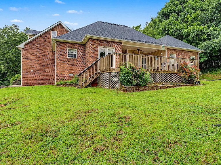2410 Dunbar Rd — Photo 24