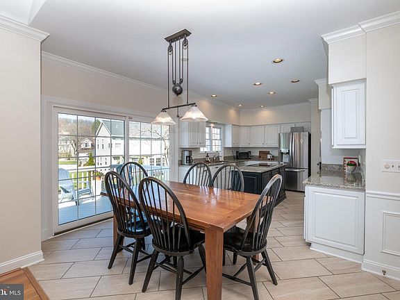 4th image of 6 Timberwood Ct